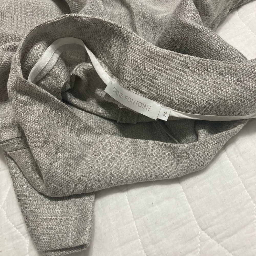 This an Anne Fontaine pants, looks like new
